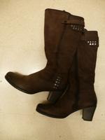Stiefel von Tamaris in Wildleder braun Gr. 39 / Neuwertig Niedersachsen - Wilhelmshaven Vorschau