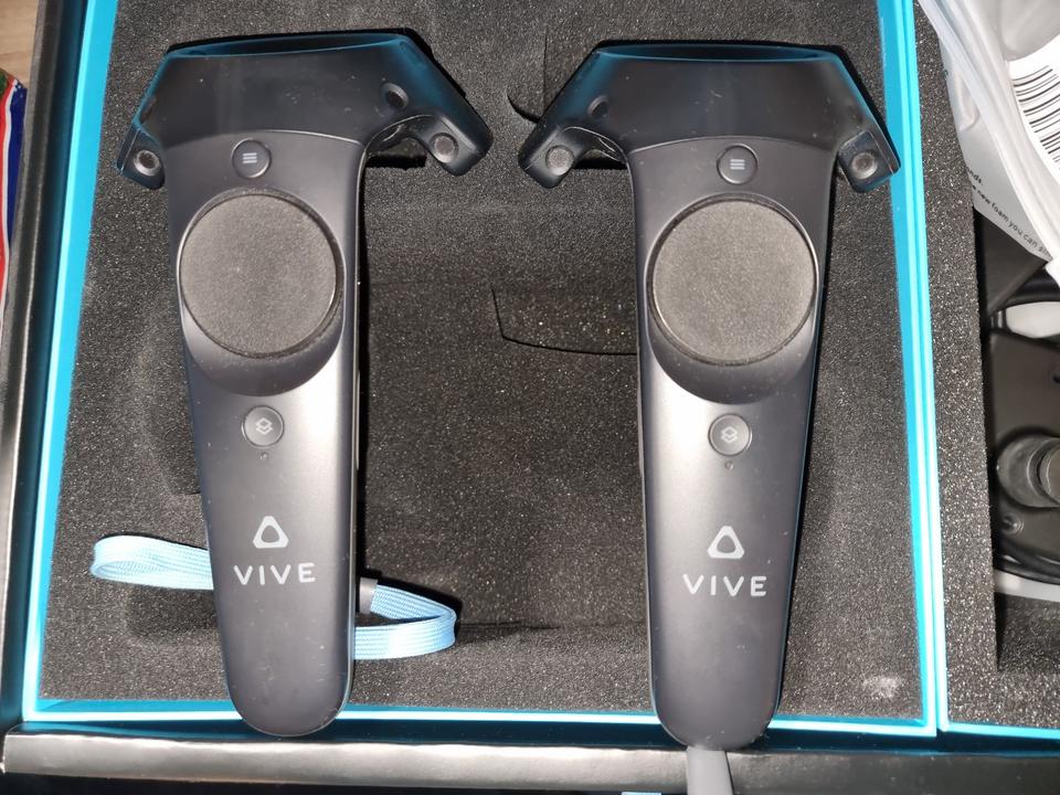 VR Headset/System - HTC VIVE 1 mit Lighthouse Basis Stationen in Vreden