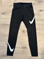 Nike Damen Leggings Sporthose Fitness gym schwarz Gr. S Düsseldorf - Heerdt Vorschau