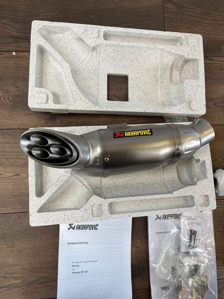 Yamaha MT 09 Tracer Akrapovic Auspuff inkl Kat NEU Händler in Zeitlofs