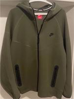 Nike Fleece Tech Jacke in Oliv Gr. XI Kreis Ostholstein - Grömitz Vorschau
