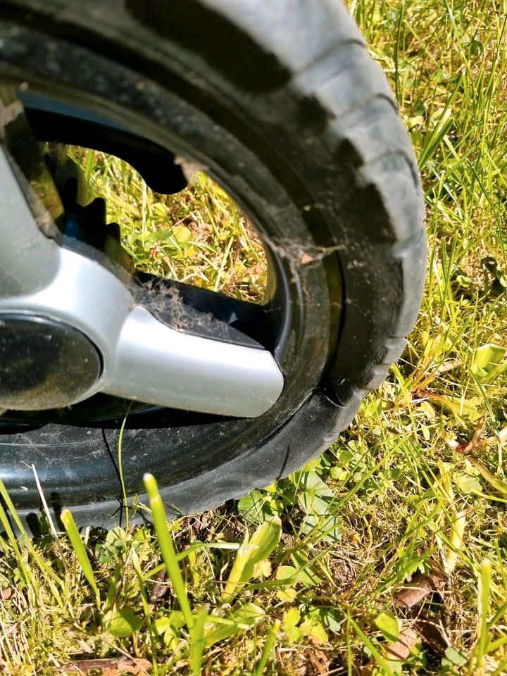 Kinderwagen mit kindersitz und zubehör in Backnang