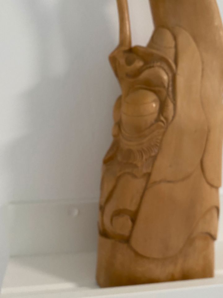 Asiatische Holz-Figur - Tempeltänzer - Thailand? 53 cm groß in Hamburg