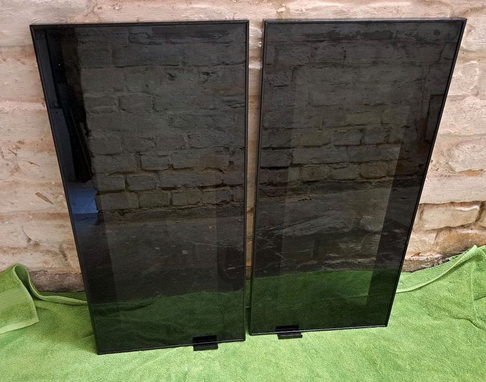 2x2 Ikea Metod Front / Vitrinentür schwarz/ rauchglas in Werder (Havel)