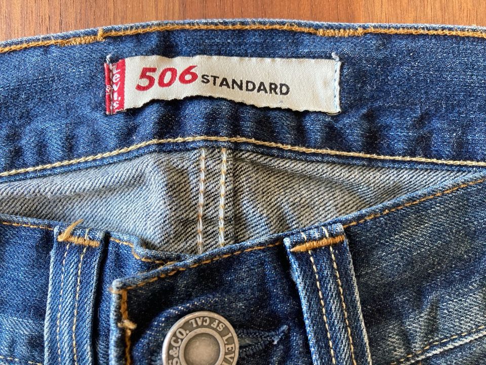 Levis Jeans 506 Standard blau 34/34 neuwertig in Ottobrunn