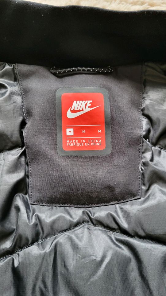 Nike Sportswear Tech AeroLoft Herren-Bomberjacke - M in Berlin