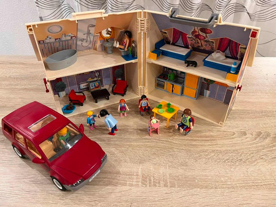 Playmobil Spielhaus mit Auto in Friesenheim