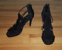 Fast neue schwarze High Heels mit seitlicher Schnürung Bayern - Karlstein Vorschau