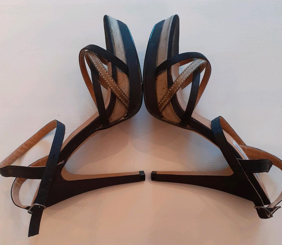 Schwarze Sandalen 14cm und 3 cm Plateau in Elmshorn