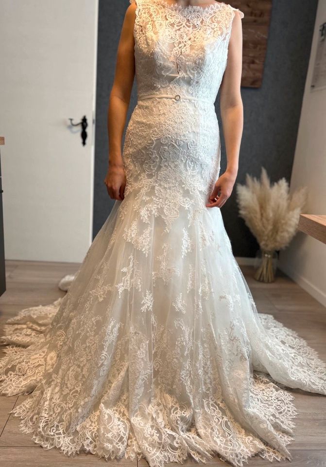 Brautkleid M Ivory in Euskirchen