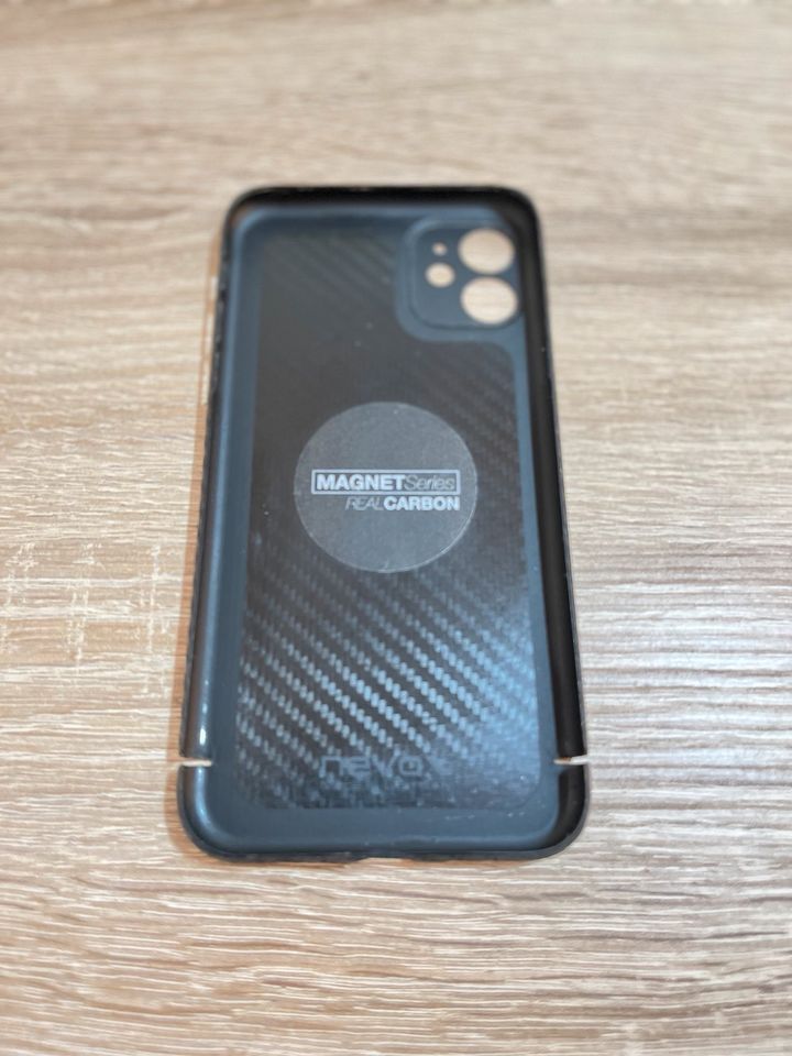 IPHONE 11 COVER CARBONSERIES  - 6.1" MAGNET SERIES in Wadgassen