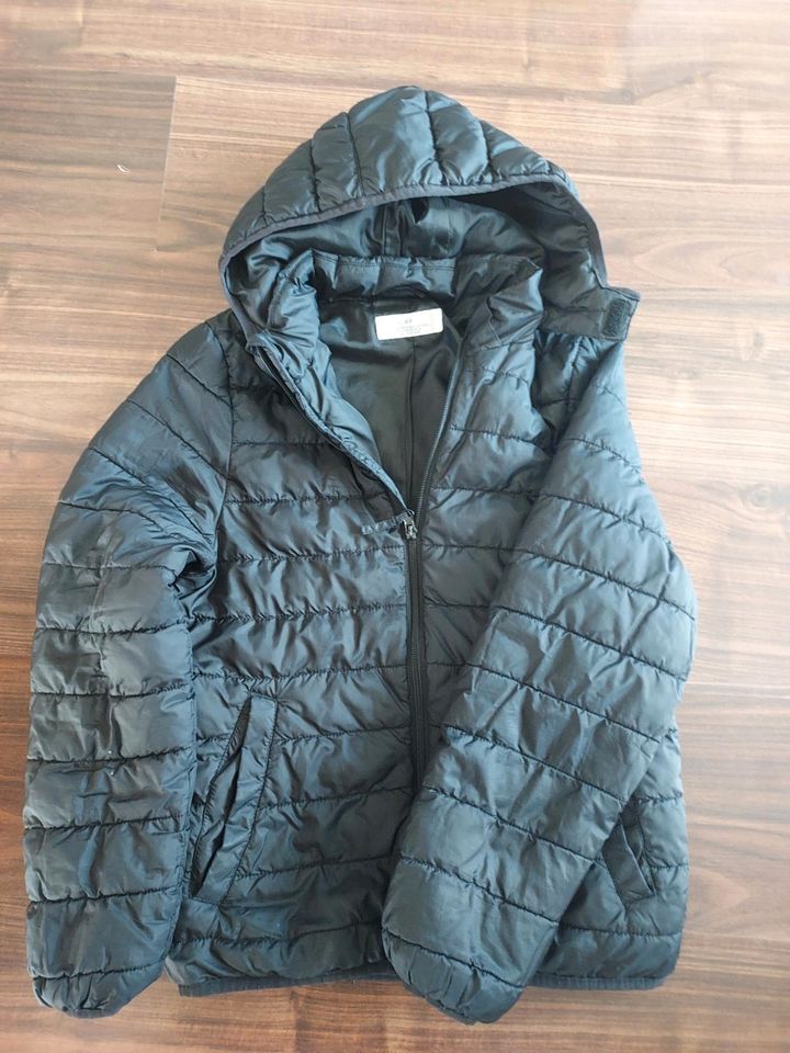 Leichte Kinder Daunenjacke schwarz Größe 146/152 in Nordenholz