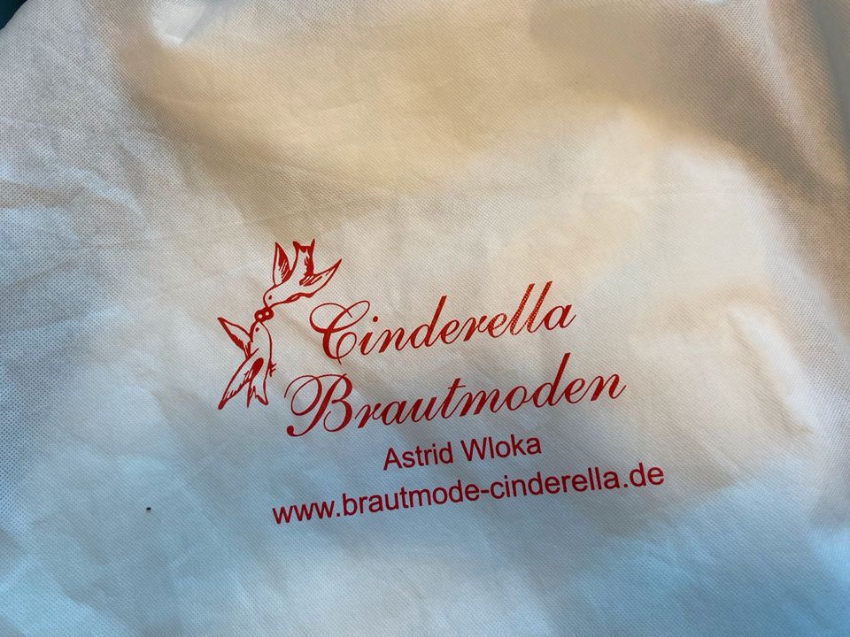 Brautkleid Hochzeitskleid Amélie wie neu gereinigt Gr 42-44 in Aresing