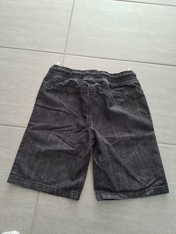 Jungen Jeans Short Gr. 140 abzugeben! in Salching