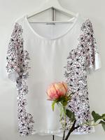Orsay T-Shirt/Oberteil weiß mit Blumen Gr.M süss☀️ Bayern - Niederwerrn Vorschau