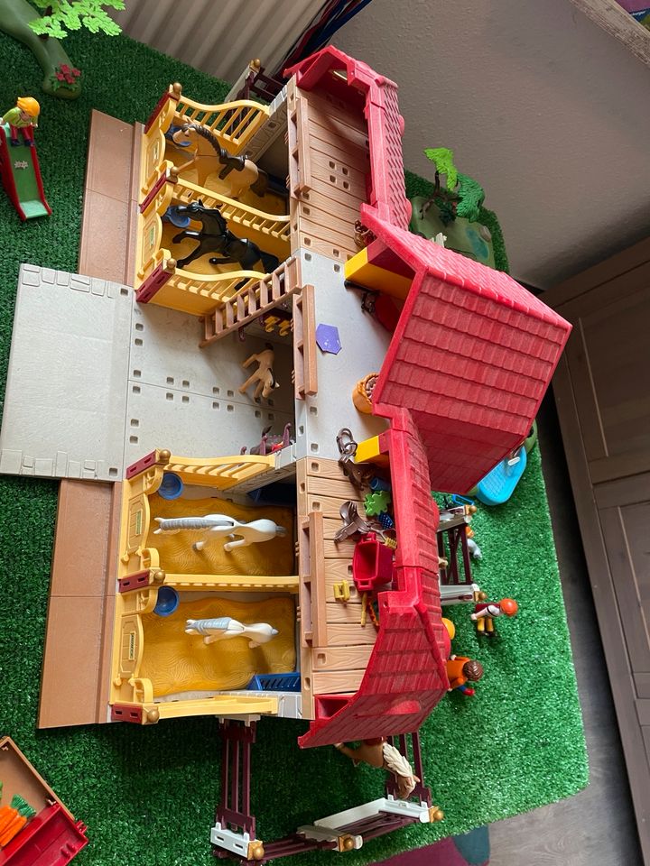 Playmobil Reiterhof und Haus in Kastorf