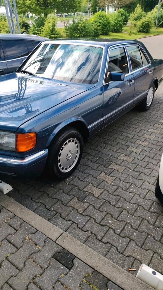 Mercedes W126 300 SE Oldtimer in Krefeld