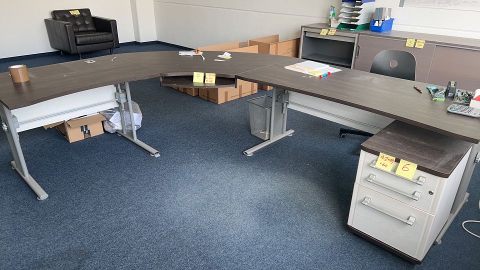 Tisch mit Erhöhungsfunktion Büro Arbeit Ecke LAGERRÄUMUNGSVERKAUF in Willich