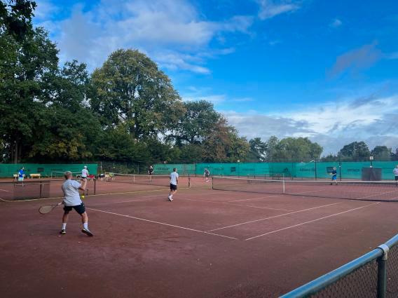 Tennis-Trainer für Lufthansa Sportverein Hamburg gesucht in Hamburg