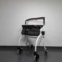 Drive Medical Indoor-Rollator Roomba Weiß Gr. 57cm Berlin - Hellersdorf Vorschau
