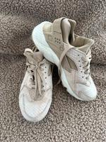 Nike Air Gr. 40,5 Sneaker Sportschuhe Sport München - Maxvorstadt Vorschau