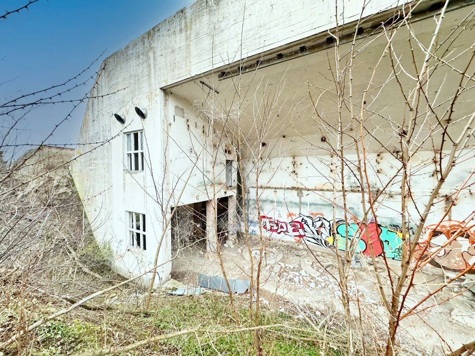 15.000m² bebaubar plus Turm & Bunker! Entdecken Sie unser Grundstück nahe Intel *PROVISIONSFREI in Schönebeck (Elbe)