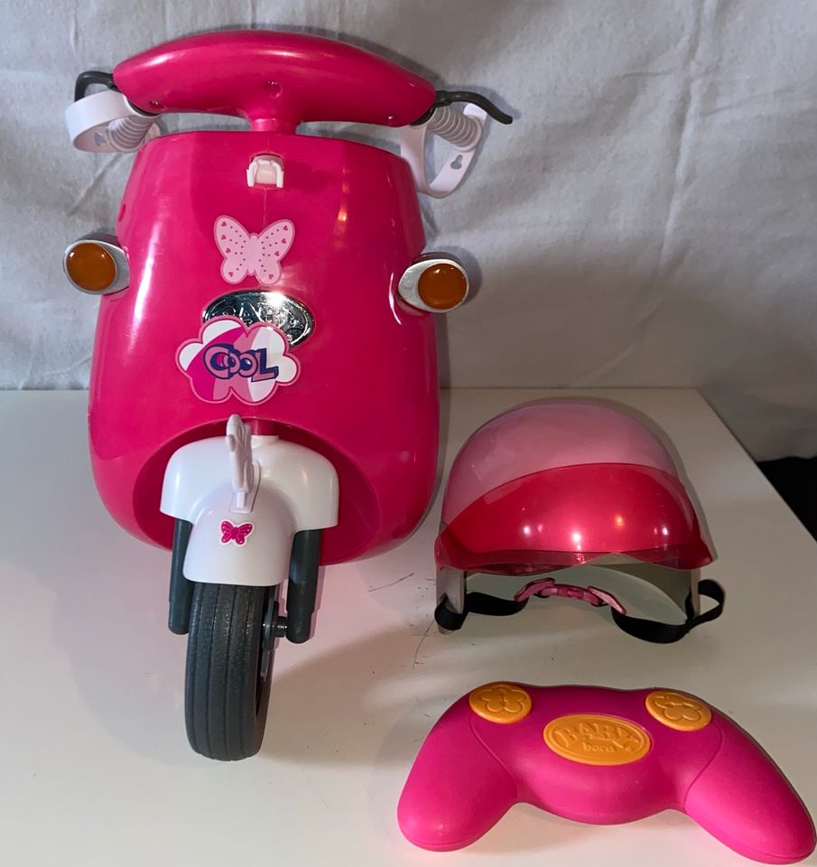 Baby Born Roller, Motorrad ferngesteuert mit Helm in Leverkusen