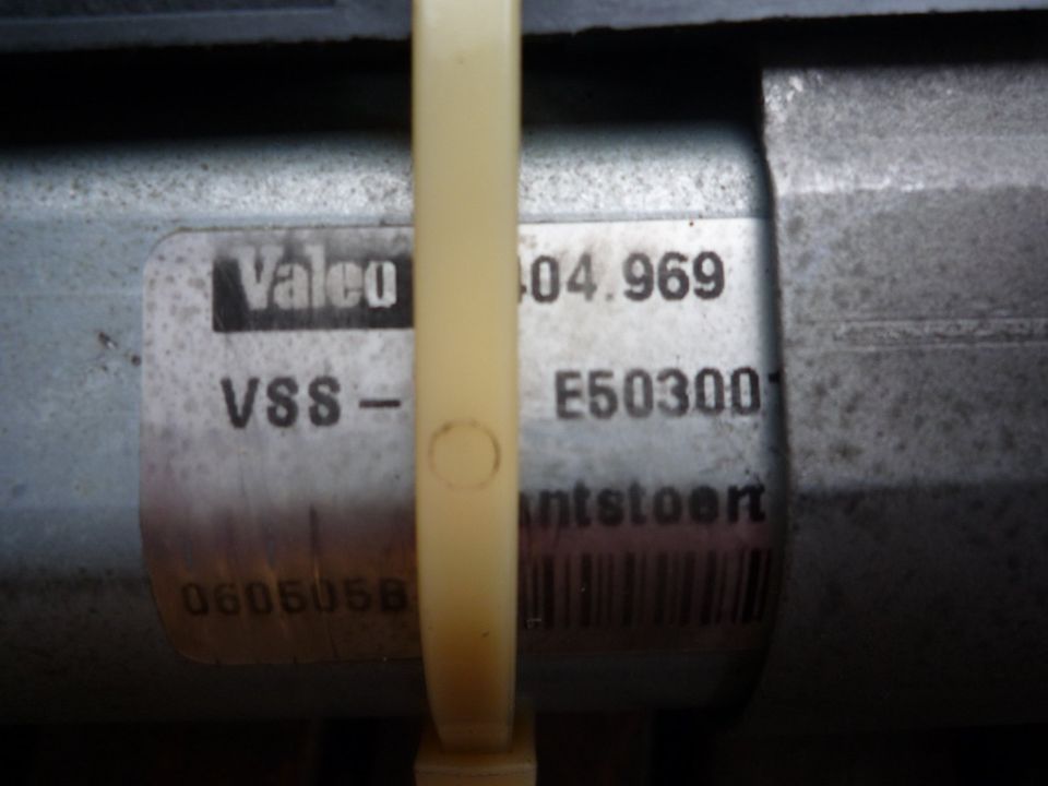 Audi A6 VALEO Heckklappenmotor links „4F9827851D  03S“ in Pfaffenhofen a.d. Ilm