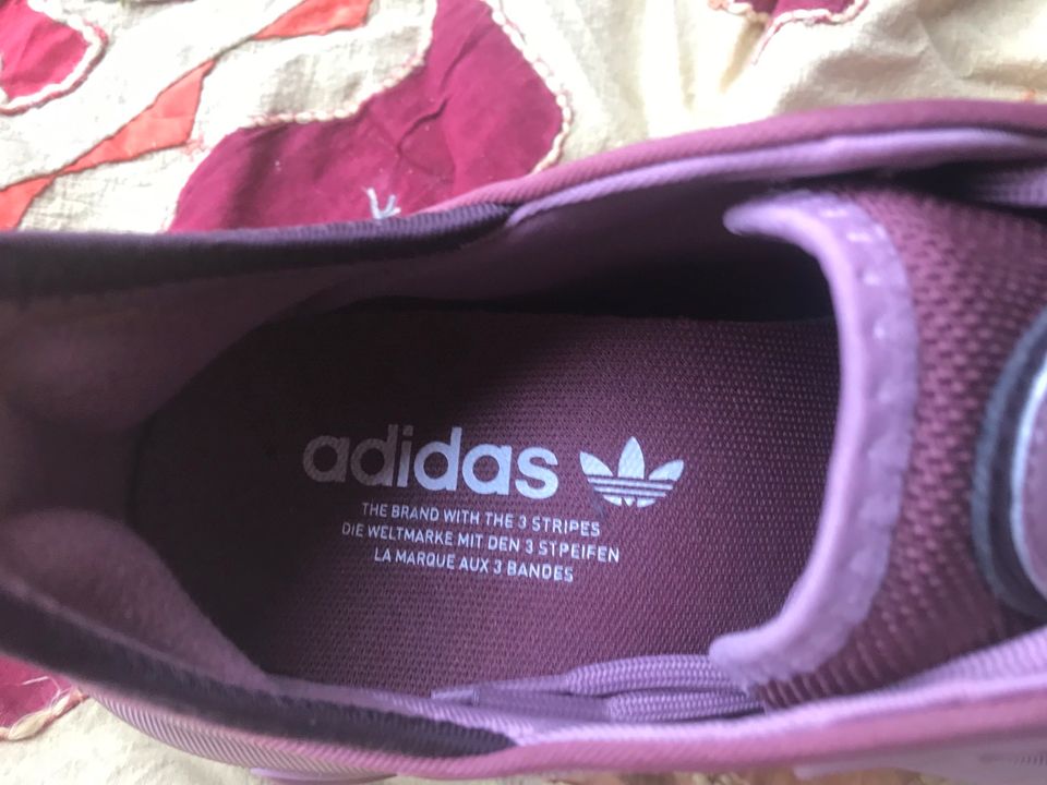Adidas Schuhe in Quickborn