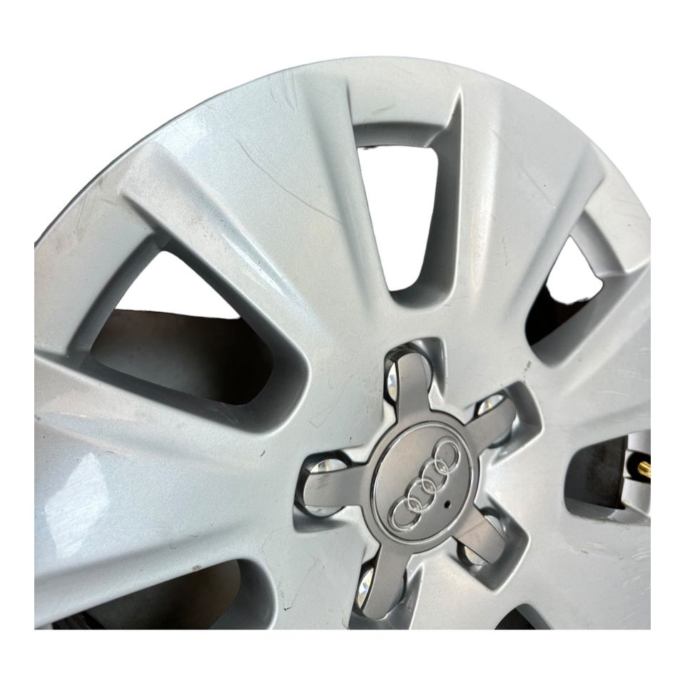 Alufelge Felge silber Audi A3 8P 6.5x16 ET50 5x112 8P0601025BJ in Petershagen