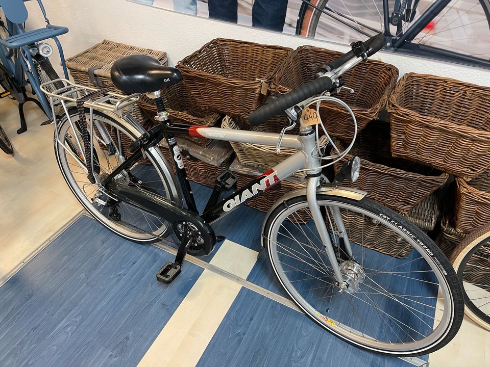 Giant Tourer Hollandrad Herrenfahrrad Fahrrad 28 Zoll in Mönchengladbach