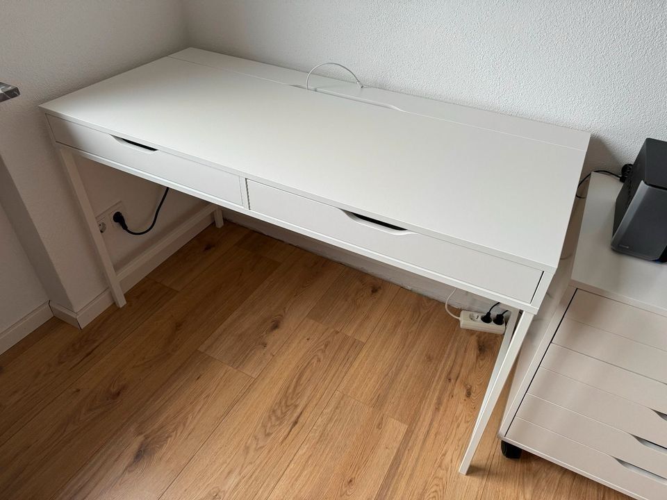 Ikea ALEX Schreibtisch weiß mit Schubladen 132x58 cm in Riegelsberg