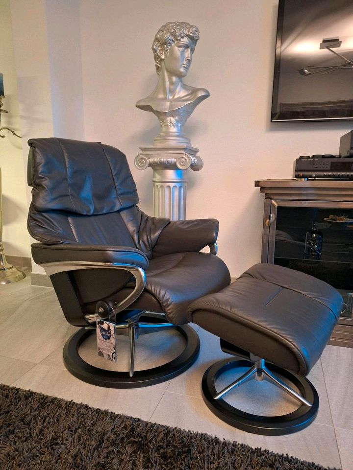 Stressless Sessel Reno M Signature mit Hocker neuwertigerZustand in Rödermark