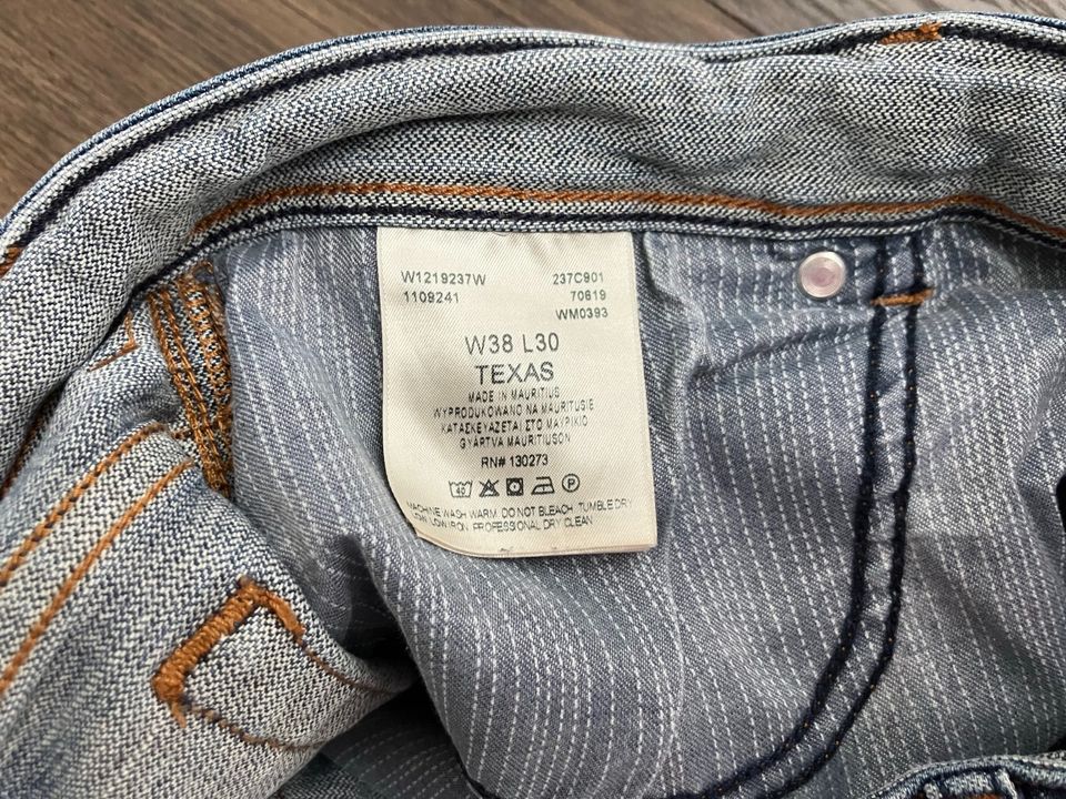 Wrangler Texas Jeans Hose Größe W38 L30 in Velen