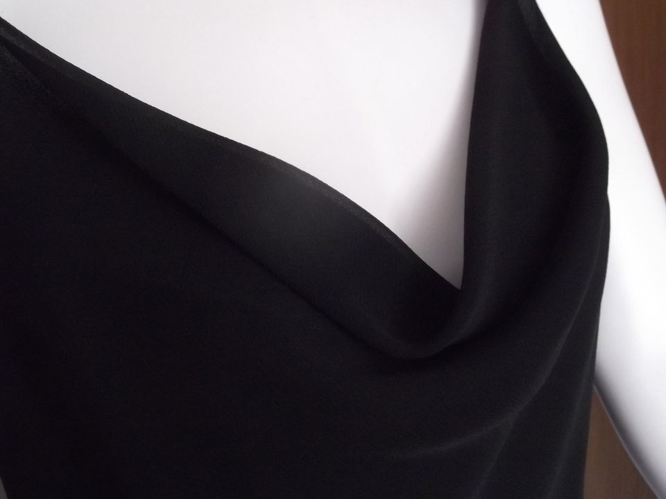 Kleid Damen schwarz Größe 44 Brustweite 51 cm in Frechen