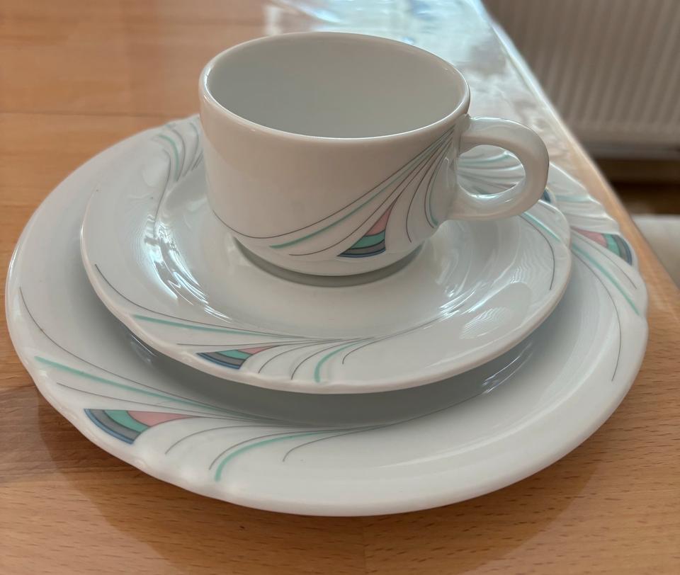 Kaffeeservice Eschenbach - Porzellan 36-tlg (für 12 Personen) in Aichach