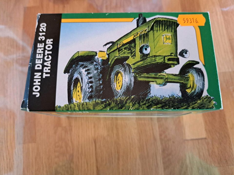 Blechspielzeug 1:25 Johndeer 3120 Trecker in Großenbrode