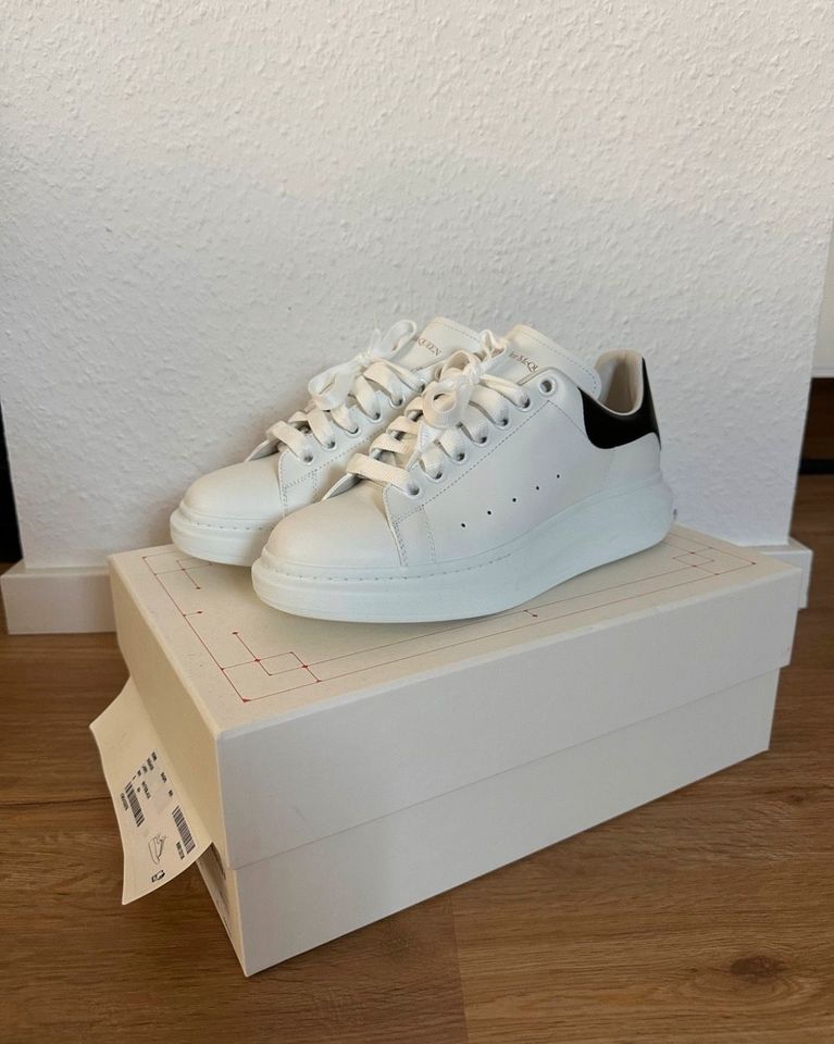 Originale Alexander mcqueen Sneaker in Reute im Breisgau