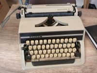 Adler "Gabriele 10" Schreibmaschine in grau, top Zustand Nordrhein-Westfalen - Lübbecke  Vorschau