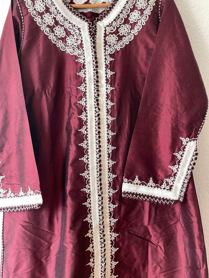 Kaftan Takchita Gandoura Jabadour in Frankfurt am Main