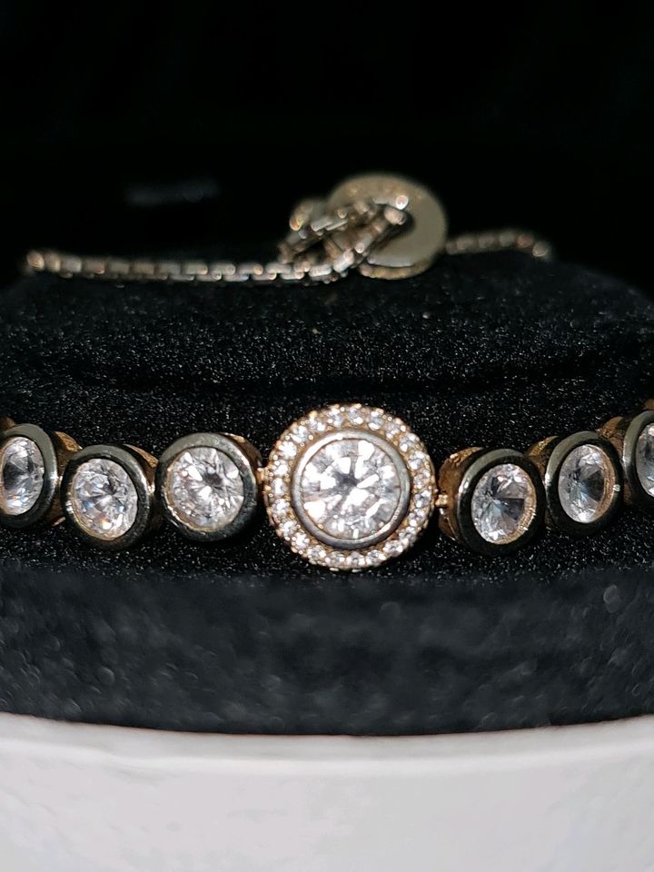 Elegantes 925 Silber Armband mit 15 hochwertigen Zirkonia besetzt in Singen