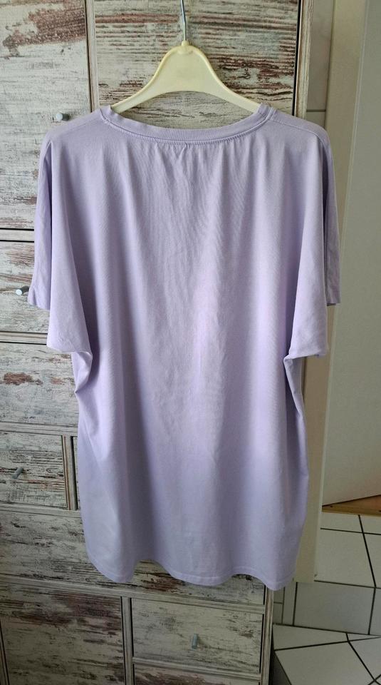 Shirt/Longshirt Gr. 40-42 lavendel mit Aufdruck, Italy Mode in Lage