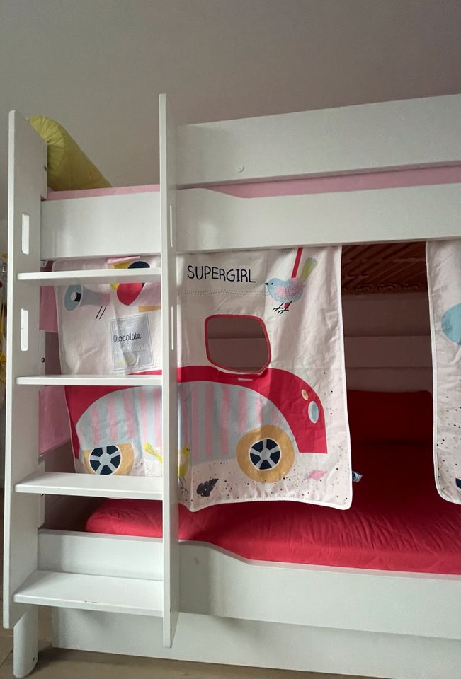 Kinder Hochbett von Paidi 3 Betten/ Matratzen/ Zubehör in Neusäß