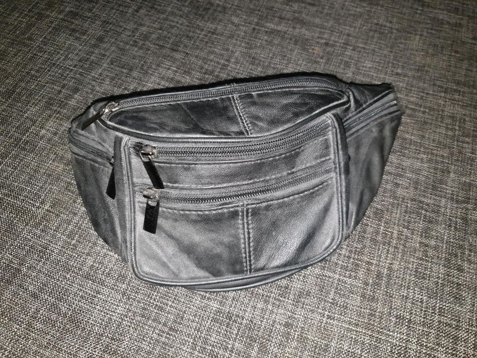 Bauchtasche in Duisburg