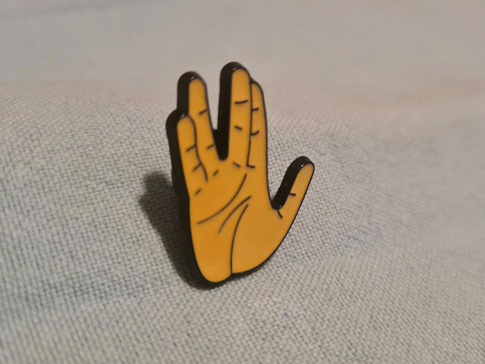 Pin Brosche Anstecknadel Harry Potter One Piece Star Trek in Kiel