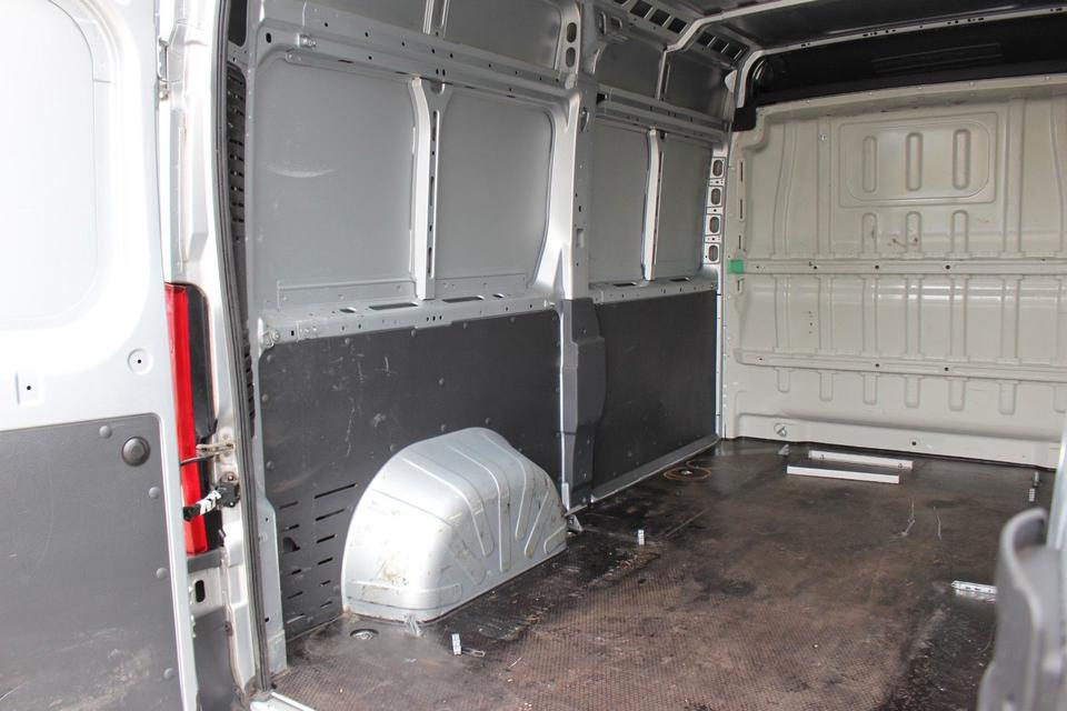 Peugeot Boxer Kasten L2H2 Pro BlueHDi 130+Klima+Tempomat in Berlin