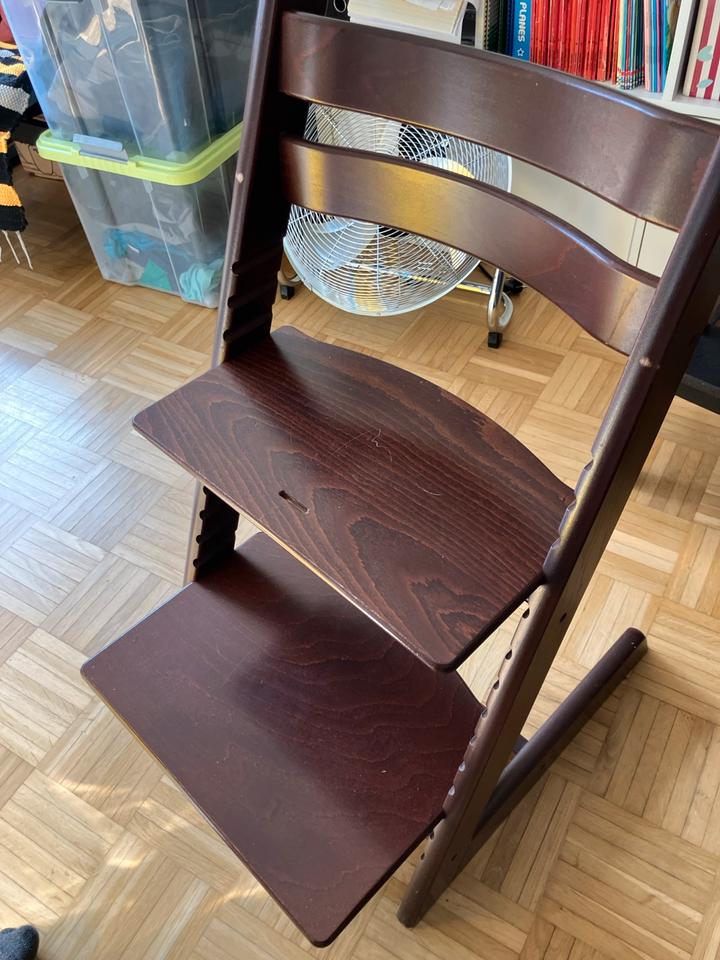 2 Original Stokke Tripp Trapp Hochstuhl Nussbraun Zwillinge in Darmstadt