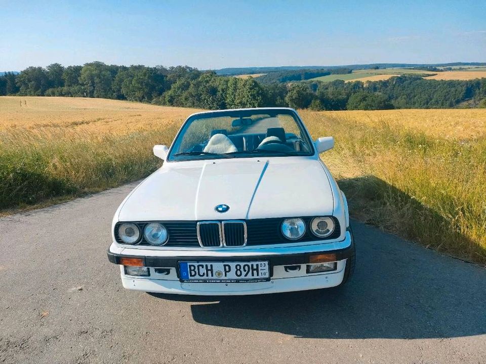 ! BMW E30.  320i  Cabrio in Seckach