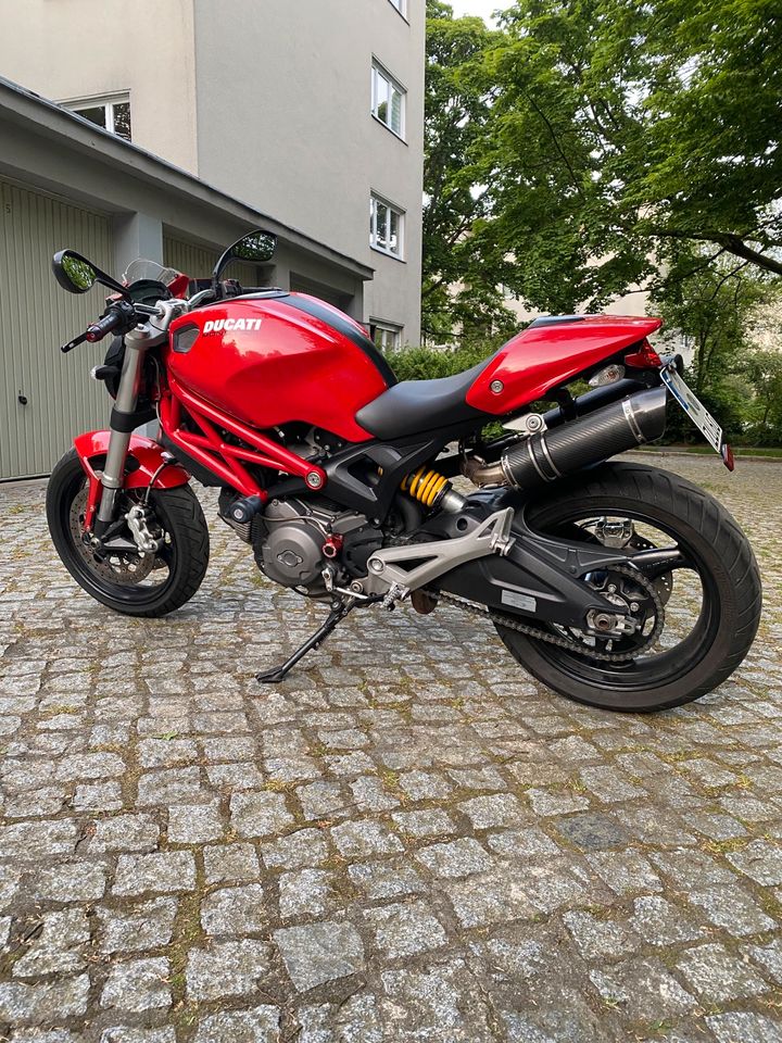 Ducati Monster 696 in Berlin