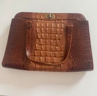 Einzelangefertigte Designer Handtasche echt Leder Unikat 1/1 Niedersachsen - Uplengen Vorschau